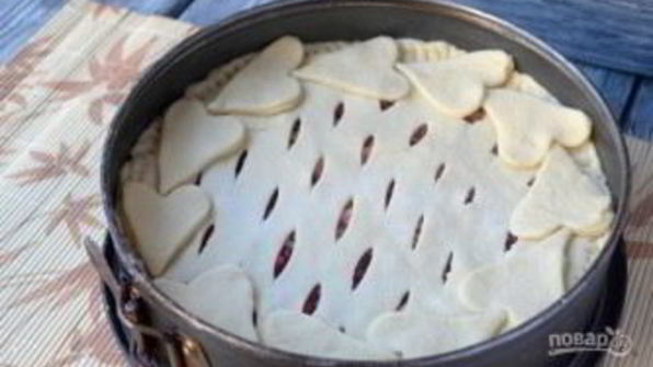 пирог с брусникой из дрожжевого теста