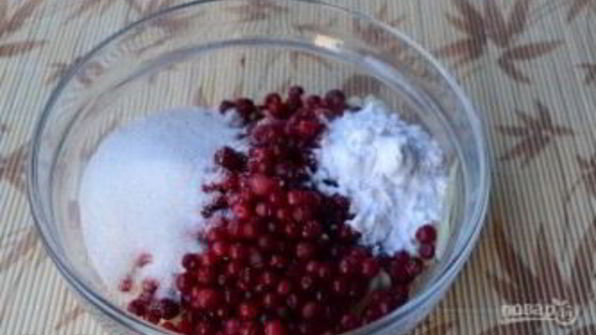 пирог с брусникой из дрожжевого теста