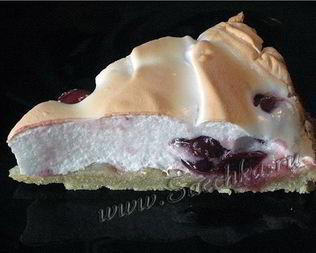 Пирог с черешней