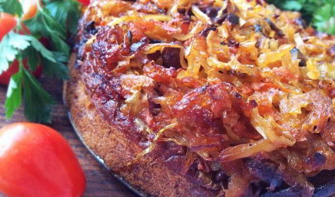 Пирог с капустой и лисичками