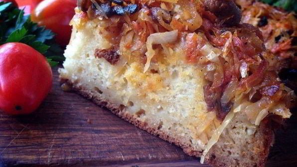 пирог с капустой и лисичками