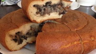 Пирог с картошкой и грибами в мультиварке