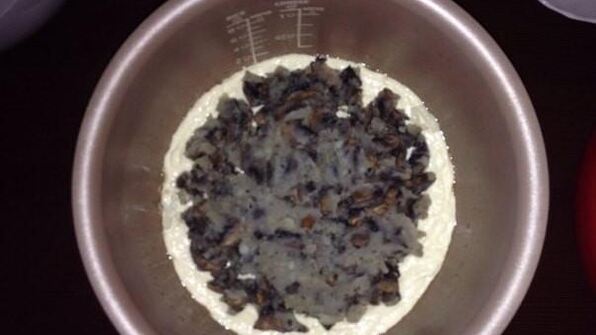 пирог с картошкой и грибами в мультиварке