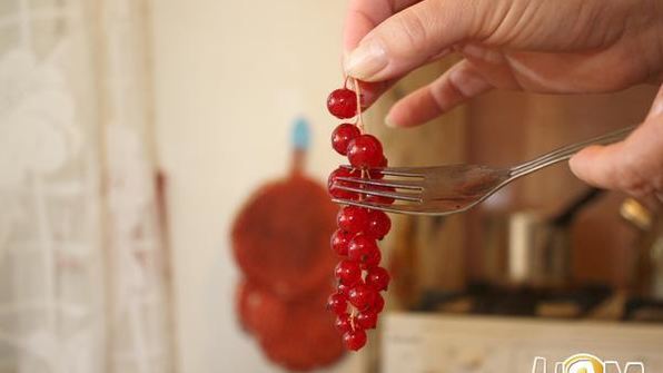 пирог с красной смородиной