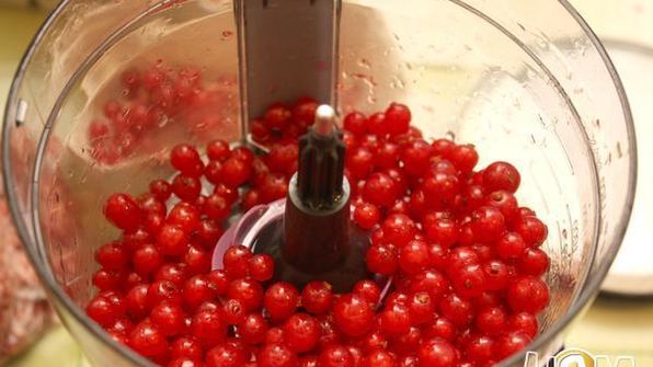 пирог с красной смородиной