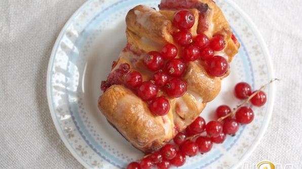 пирог с красной смородиной