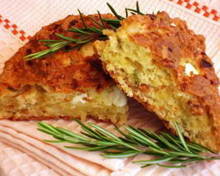 Пирог с сыром фета и розмарином