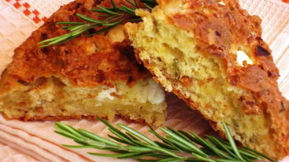 пирог с сыром фета и розмарином