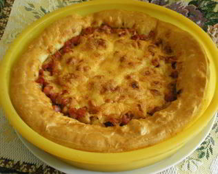 Пирог с ветчиной и сыром из заварного теста