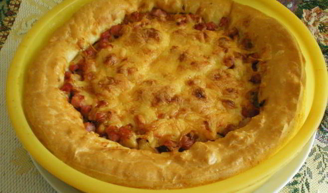 Пирог с ветчиной и сыром из заварного теста