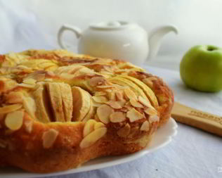 Пирог с яблоками
