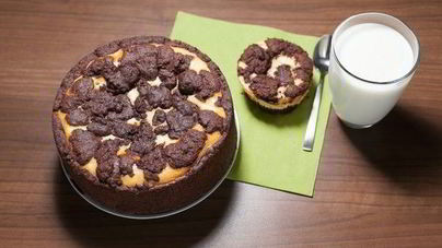 Русский рваный пирог с творожной начинкой