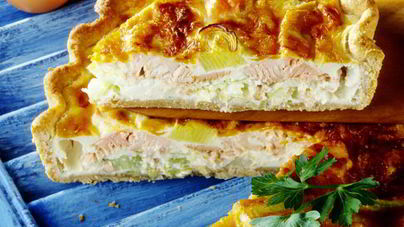 Рыбный пирог с сайрой