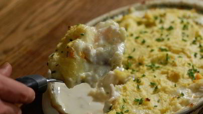 Рыбный пирог со сливочной начинкой