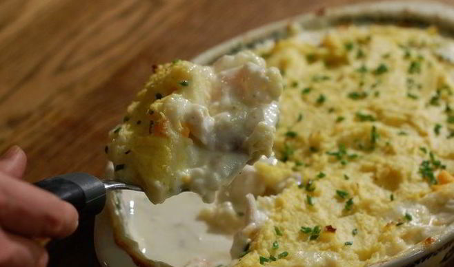 Рыбный пирог со сливочной начинкой