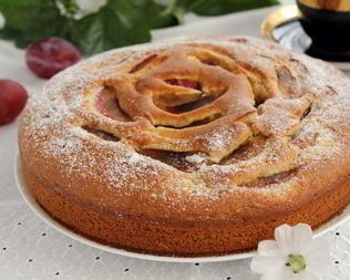 Сливовый пирог с коньяком