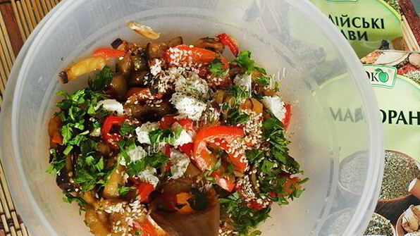 сырно-слоеный пирог с карамелизированными баклажанами