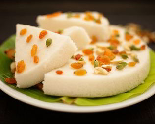 Тайландский рисовый пирог с фруктами