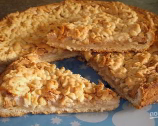 Тертый пирог с яблоками