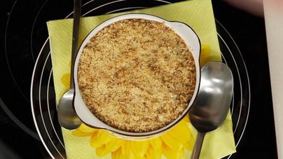 Утренний яблочный пирог с кокосовой корочкой