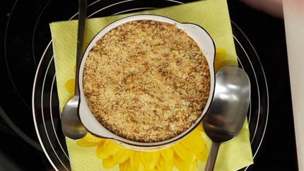 Утренний яблочный пирог с кокосовой корочкой