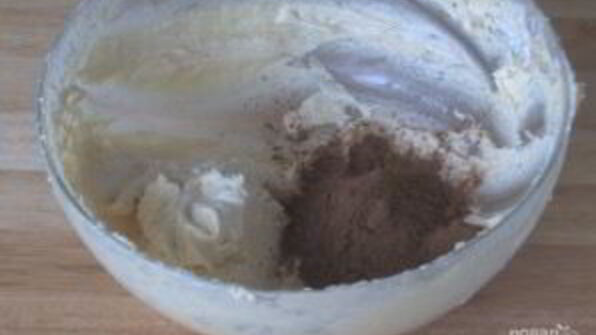 ванильно-мраморный бисквитный пирог