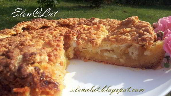 яблочный пирог с лимоном и безе