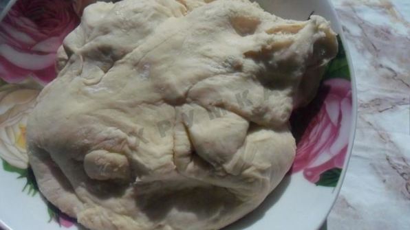 дрожжевые пирожки с зеленым луком и яйцом в духовке