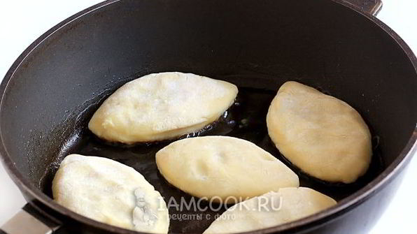 картофельные пирожки с капустой