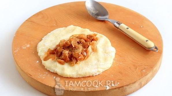 картофельные пирожки с капустой