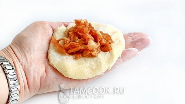 картофельные пирожки с капустой