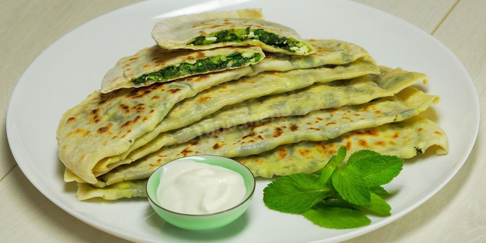 Рецепт кутабы с зеленью и адыгейским сыром