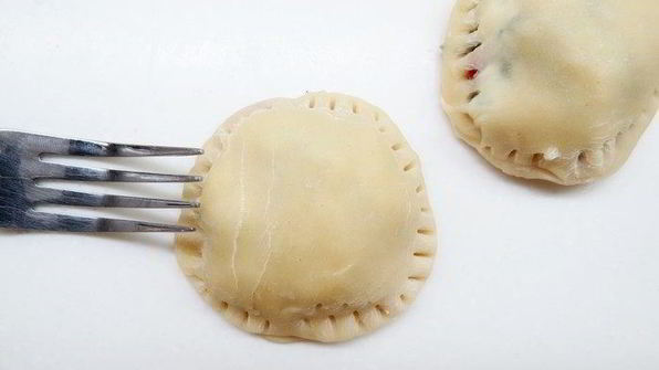 пирожки-бомбочки с фетой, помидорами и зеленью