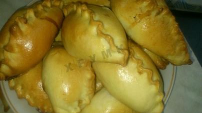 Пирожки дрожжевые с морской капустой в духовке