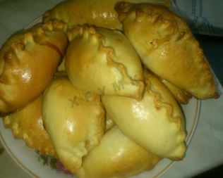 Пирожки дрожжевые с морской капустой в духовке