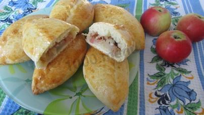 Пирожки из бездрожжевого теста с яблочной начинкой