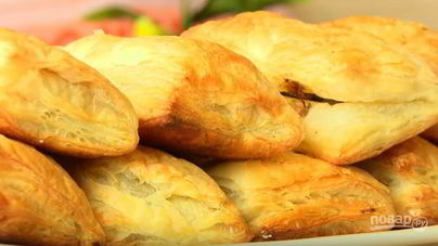 Пирожки из слоеного теста с печенью