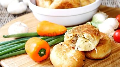 Пирожки из теста на майонезе с грибами, капустой и луком