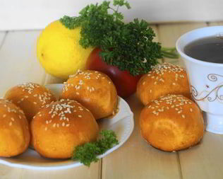 Пирожки из томатного теста