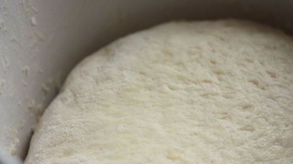 пирожки-лепестки с вишней и творогом