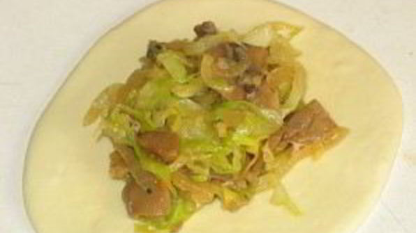 пирожки с капустой и грибами