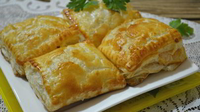 Пирожки с капустой из слоеного бездрожжевого теста