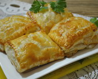 Пирожки с капустой из слоеного бездрожжевого теста