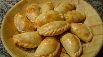 Пирожки с картошкой и тушенкой