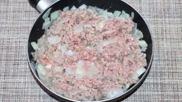 пирожки с мясным фаршем и грибами