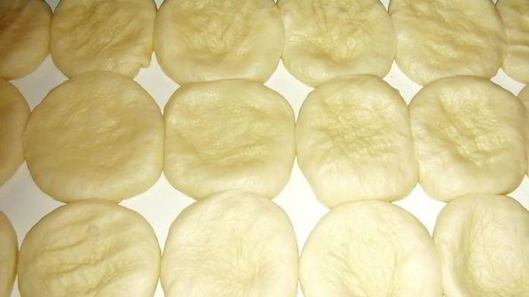 пирожки с мясом, капустой и творогом