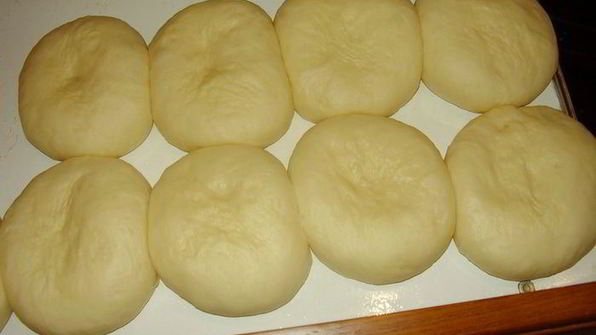 пирожки с мясом, капустой и творогом