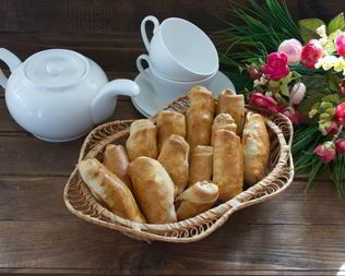 Пирожки с сосисками и сыром