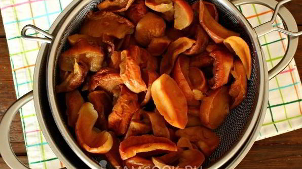 пирожки с сушеными яблоками