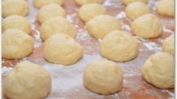 пирожки с творогом и изюмом